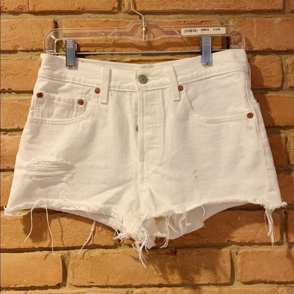 Levi’s white denim shorts